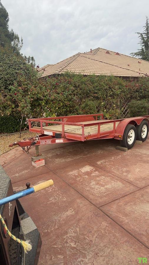 Used 2000 Load Trail Trailer