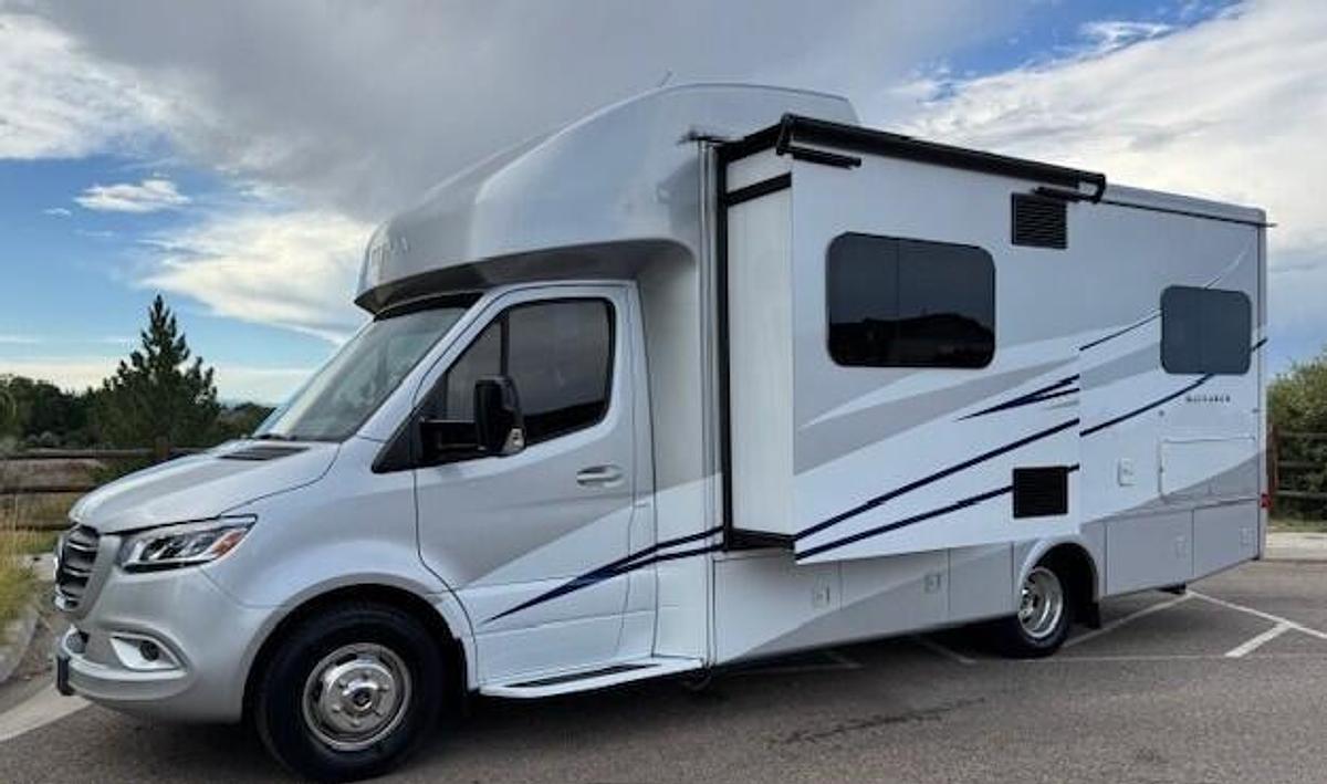 Used 2022 Tiffin Wayfarer 25TW Class C Motorhome