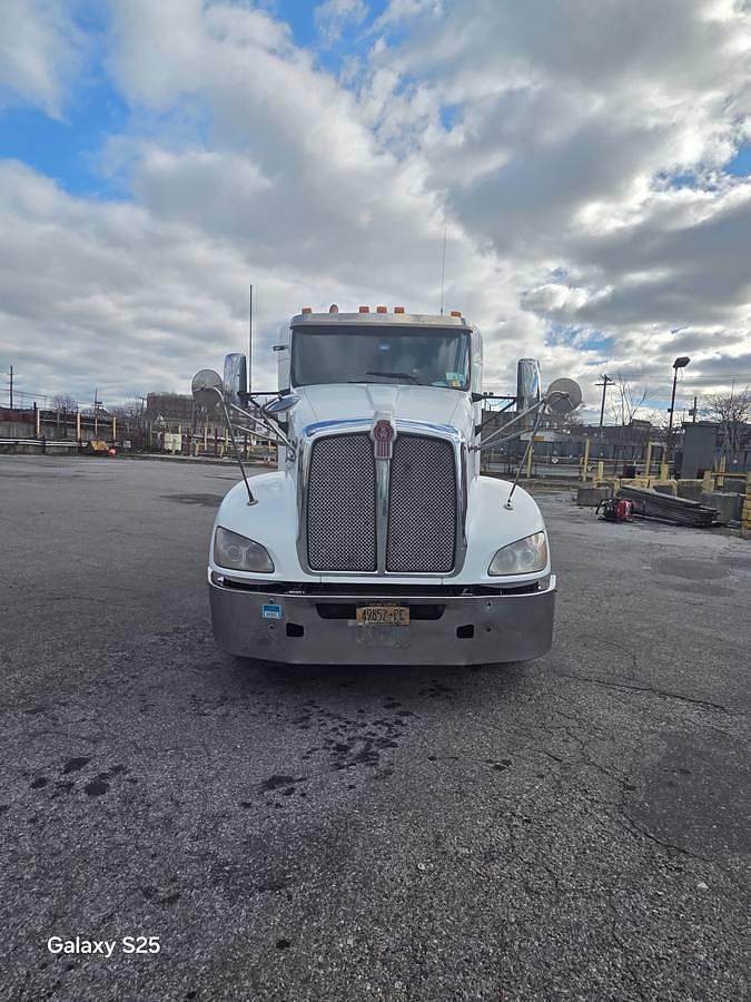 Used 2013 Kenworth T660 Sleeper Semi Truck
