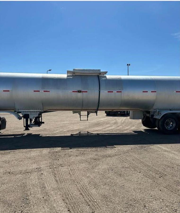 Used 2017 Polar 7,500-Gallon Asphalt Tank Trailer