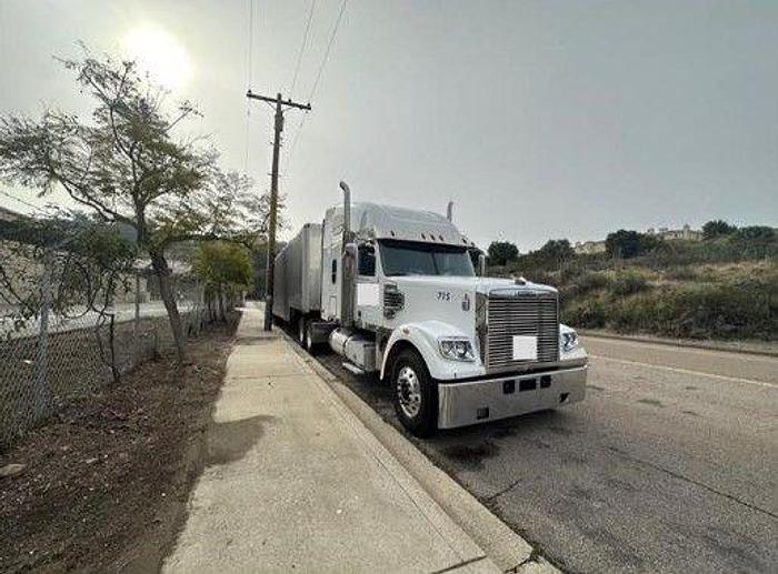 Used 2016 Freightliner CORONADO 132