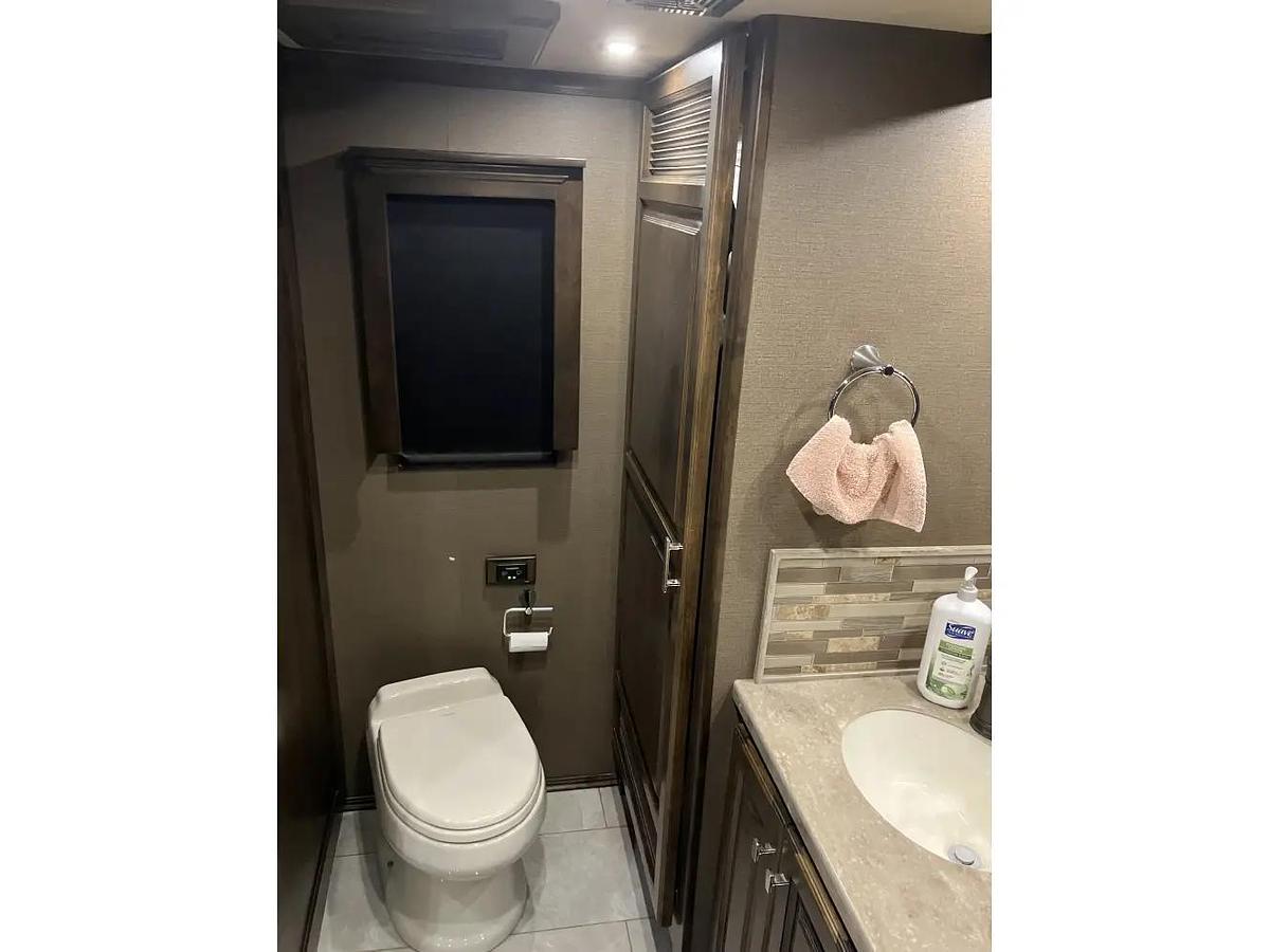 Used 2019 Tiffin Phaeton 37bh