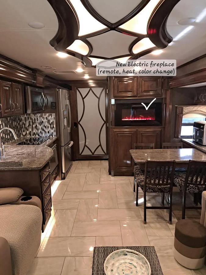 Used 2018 Thor Tuscany 40 DX with 450 HP Cummins engine