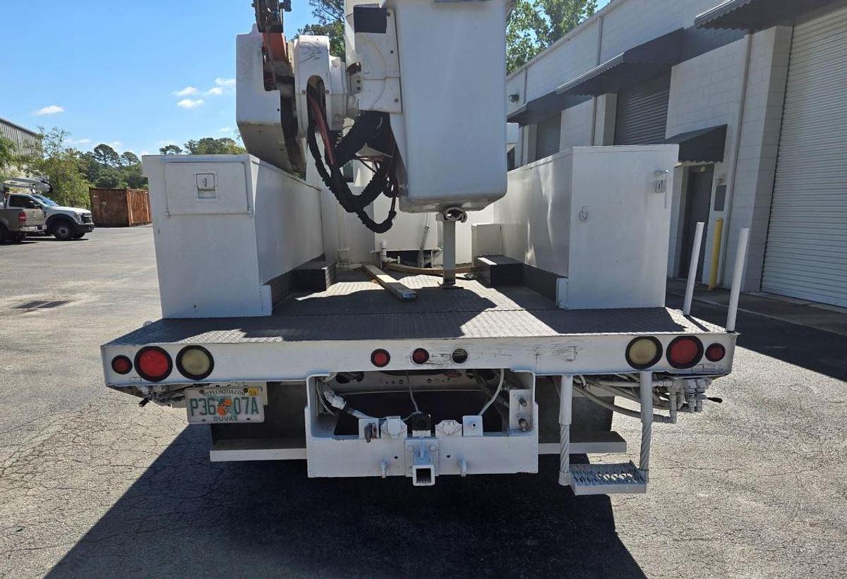Used 2005 ALTEC TA45M-T50 MOUNTED ON 2005 INTERNATIONAL DURASTAR 4300