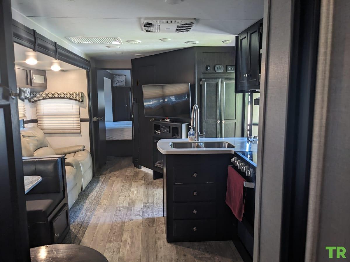 Used 2019 Venture SportTrek Touring Edition