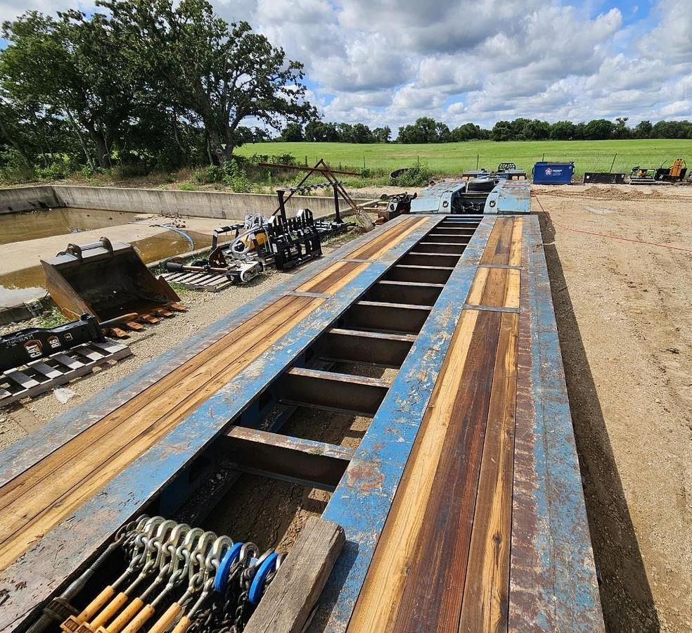 Used 2006 TRAIL KING TK130HDG 120 in Lowboy Trailer