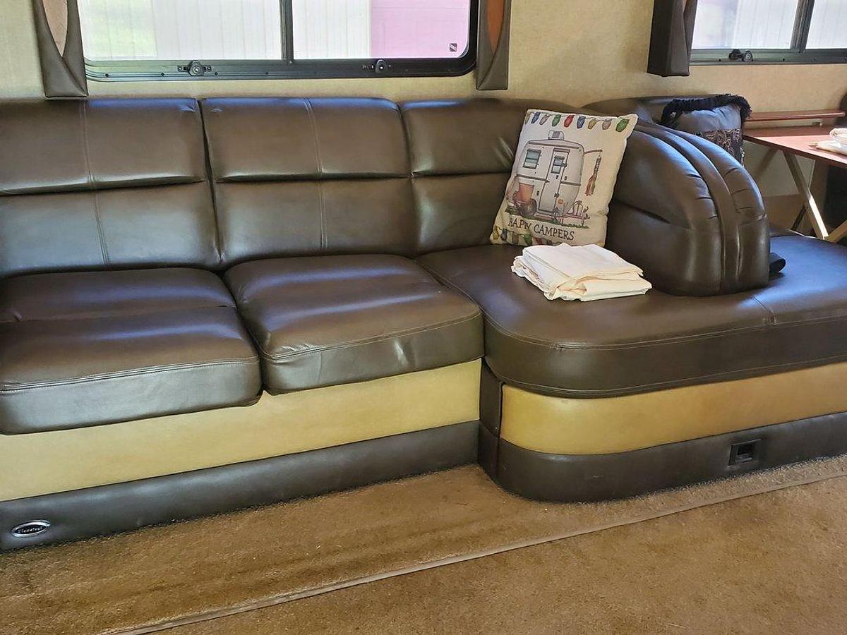 Used 2014 Jayco Seneca 36FK