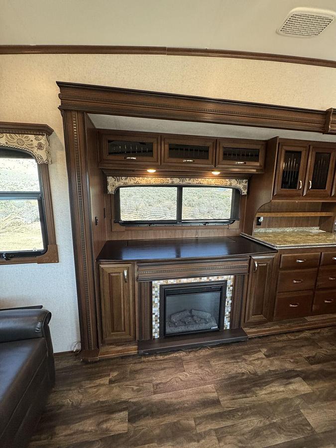 Used 2017 Jayco Pinnacle 36KPTS