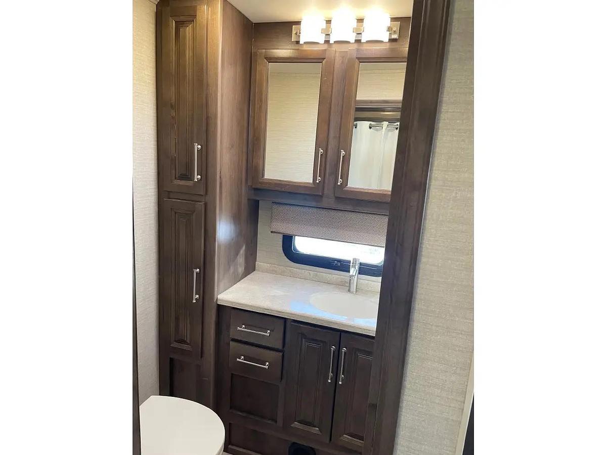 Used 2019 Entegra Emblem 36T