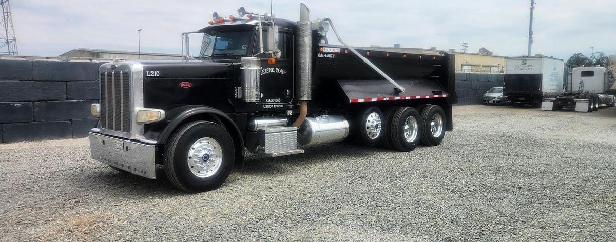 Used 2010 PETERBILT 388 Dump Truck