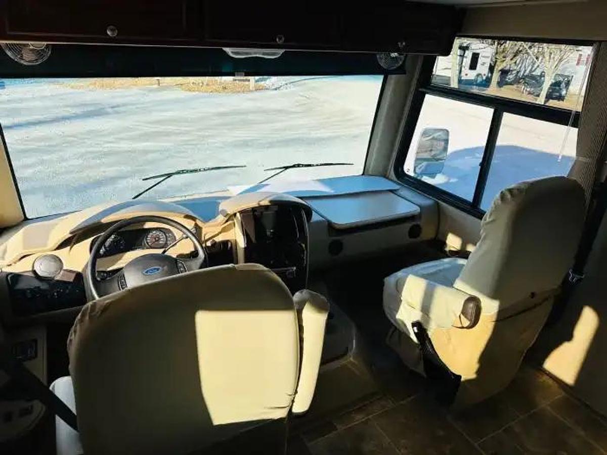 Used 2014 Thor Motorcoach Outlaw 37LS