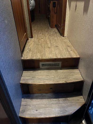 Used 2017 Heartland Bighorn 3160 Elite