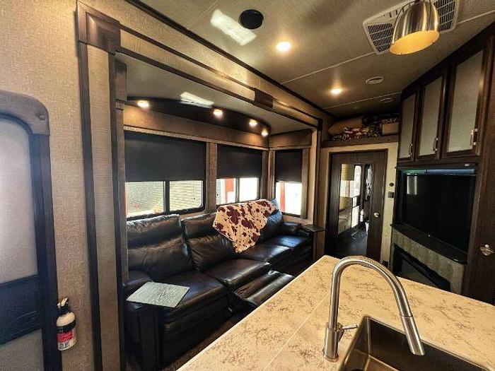 Used 2019 Grand Design Momentum 381M