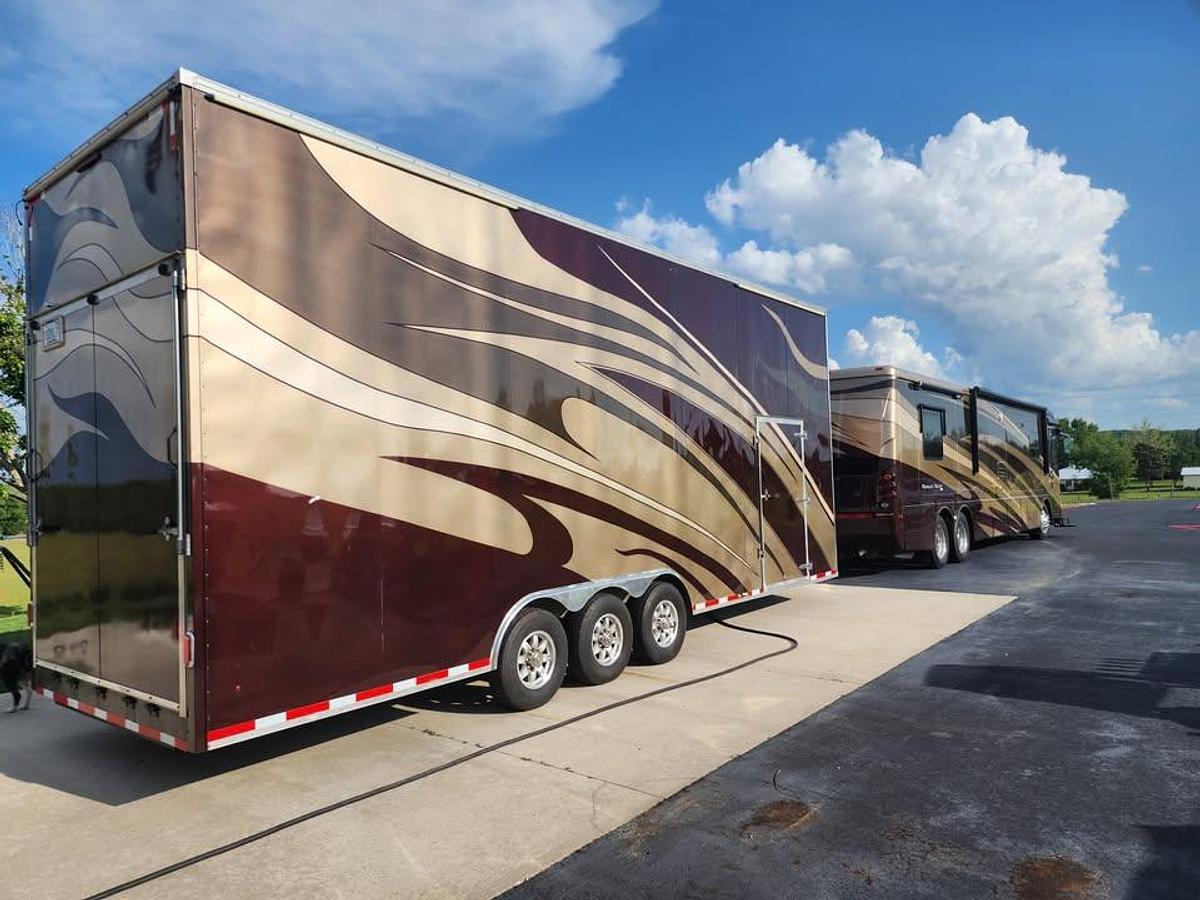 Used 2007 Newmar Dutch Star 4320 and Stacker Trailer