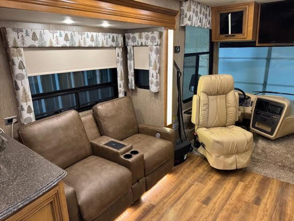 Used 2016 Newmar Canyon Star 3921 Class A Motorhome Toy Hauler