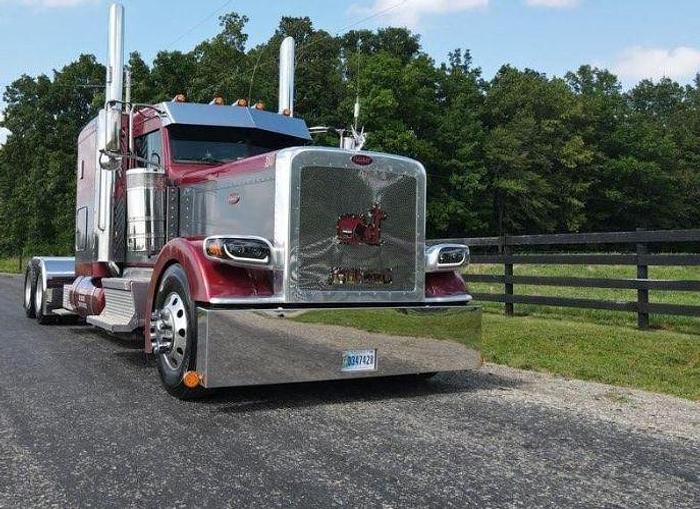 Used 2023 Peterbilt 389