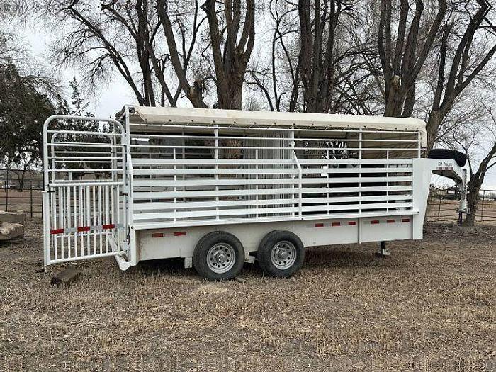 Used 2021 CM Livestock Horse Trailer
