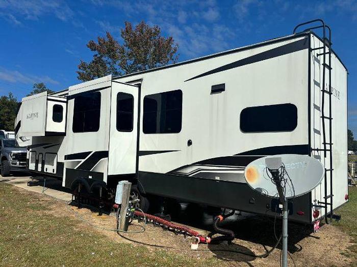 Used 2023 Keystone Alpine 3910RK
