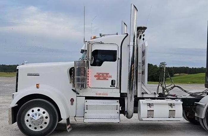 Used 2019 Kenworth W900