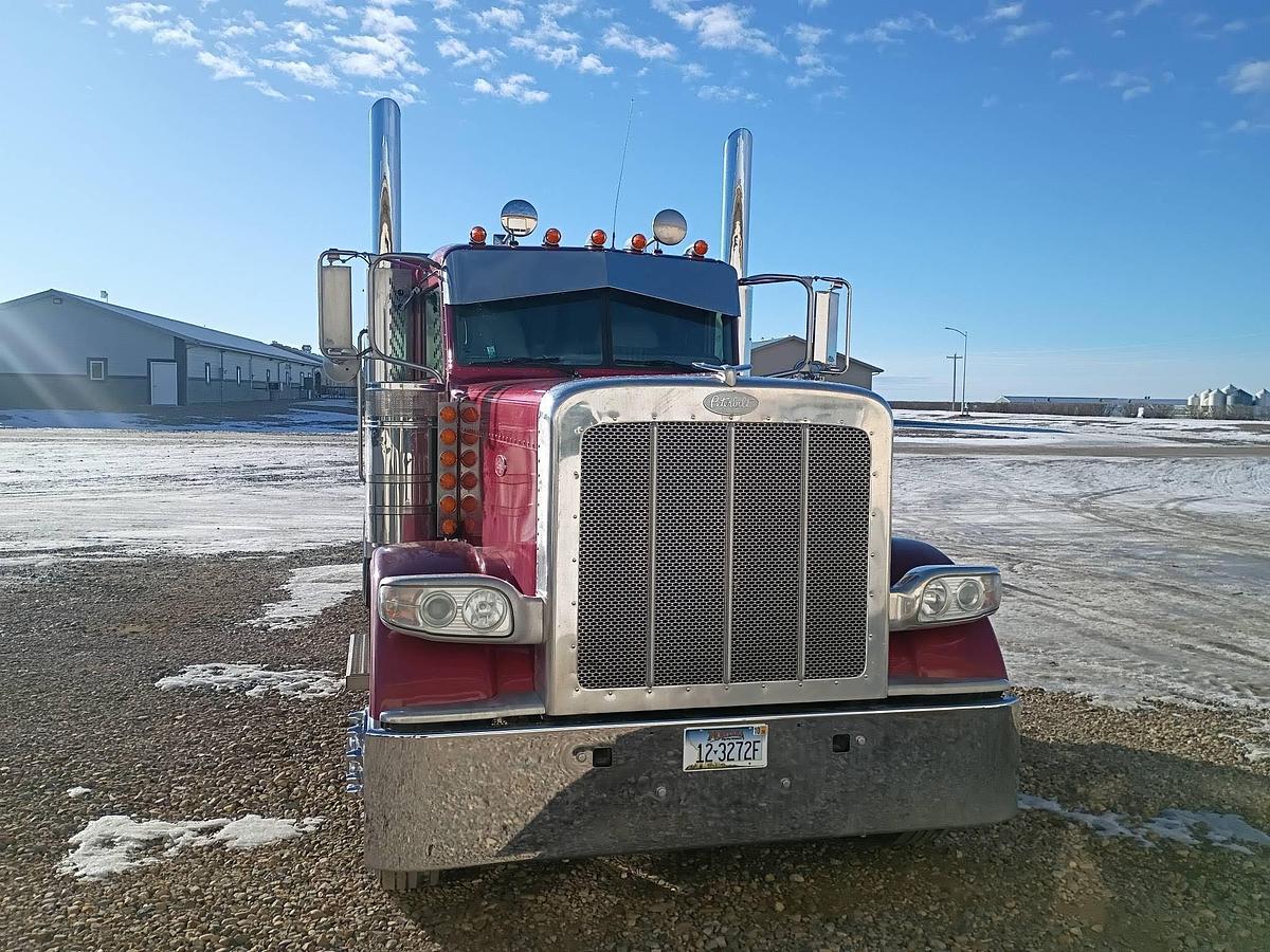 Used 2021 Peterbilt 389