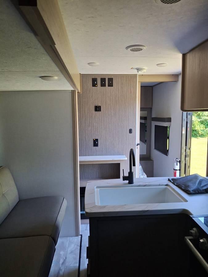 Used 2025 Keystone Kodiak trailer