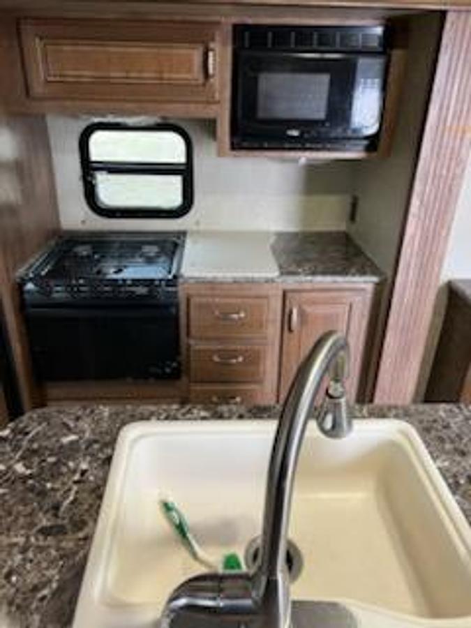 Used 2015 Keystone Laredo Travel Trailer