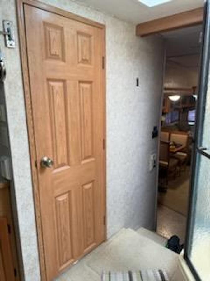 Used 2007 Keystone Montana 3400RL