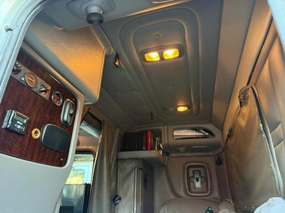 Used 2020 Peterbilt 389 Car Hauler