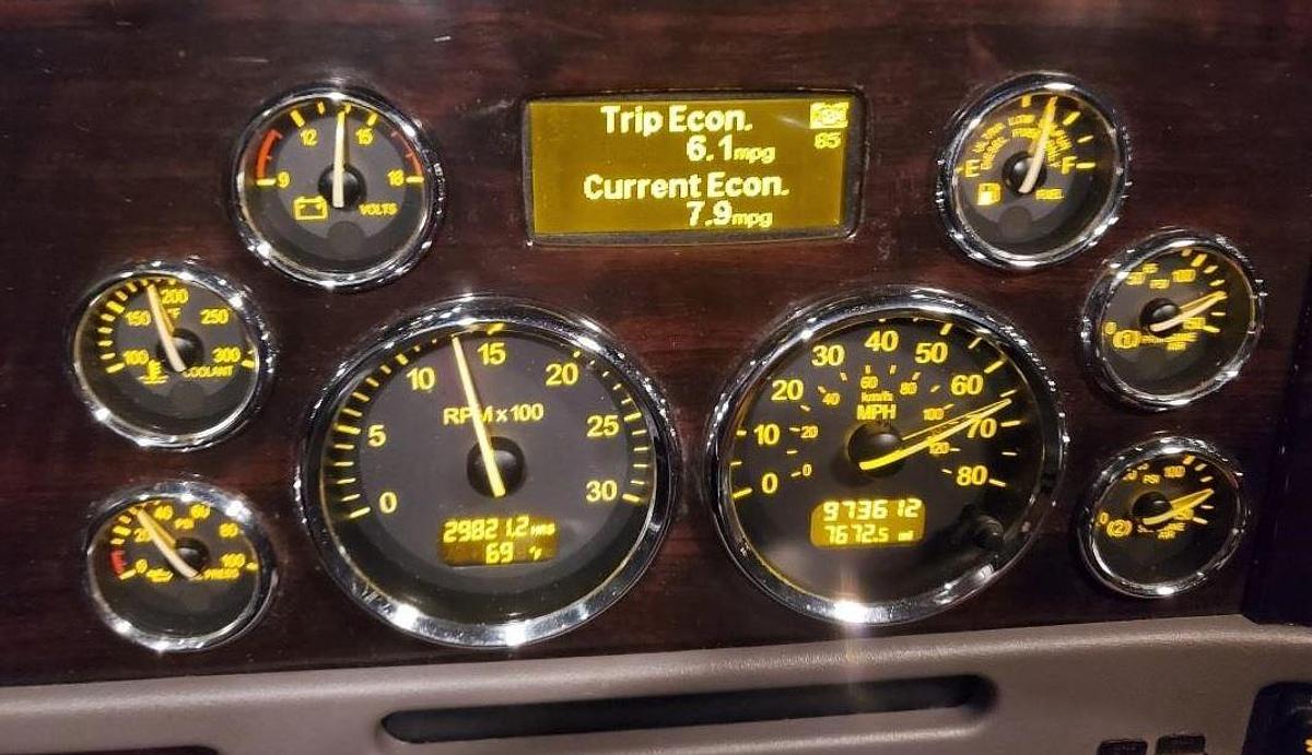 Used 2020 Peterbilt 389 Sleeper Semi Truck