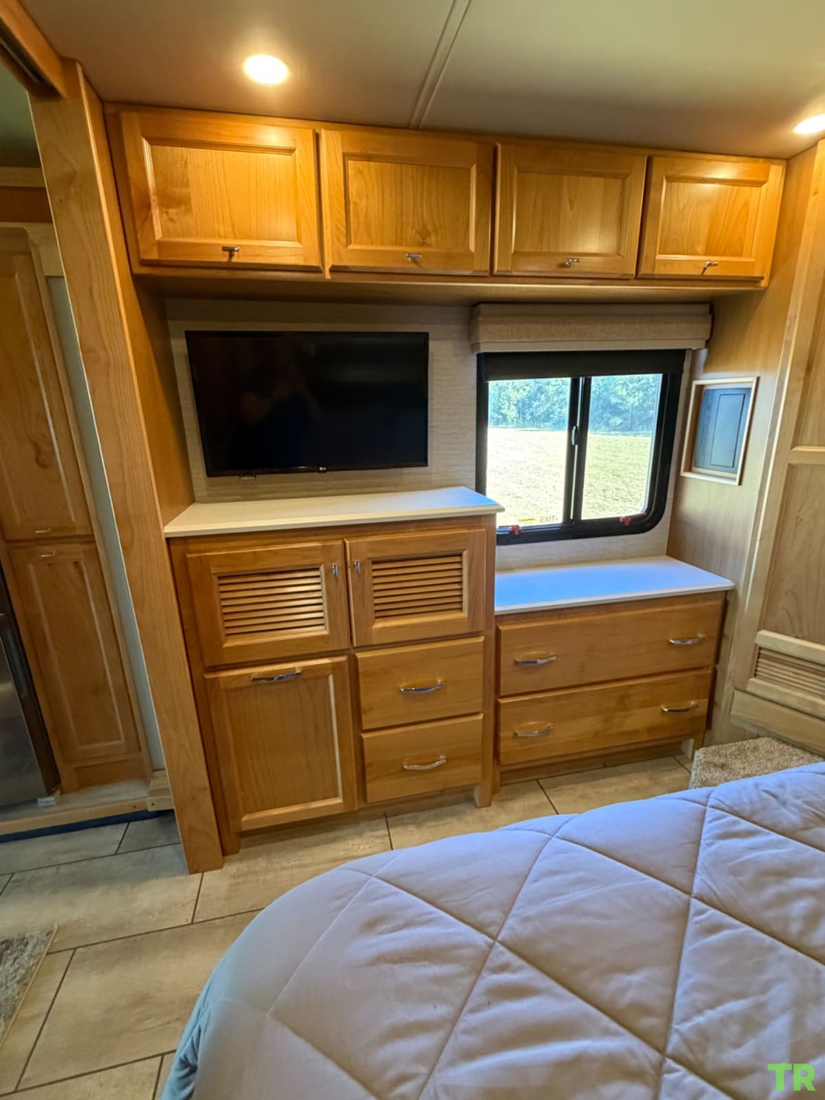 Used 2022 Tiffin Allegro RED 33AL
