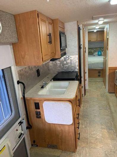 Used 2005 Winnebago Itasca Sunova 30B