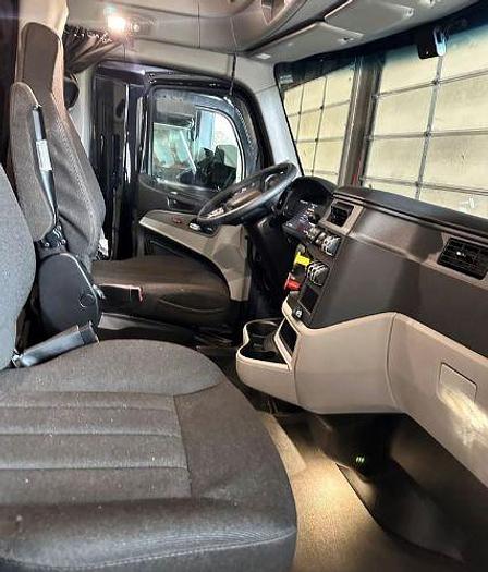 Used 2023 Peterbilt 579