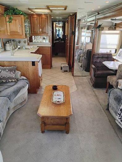 Used 2004 Monaco Dynasty