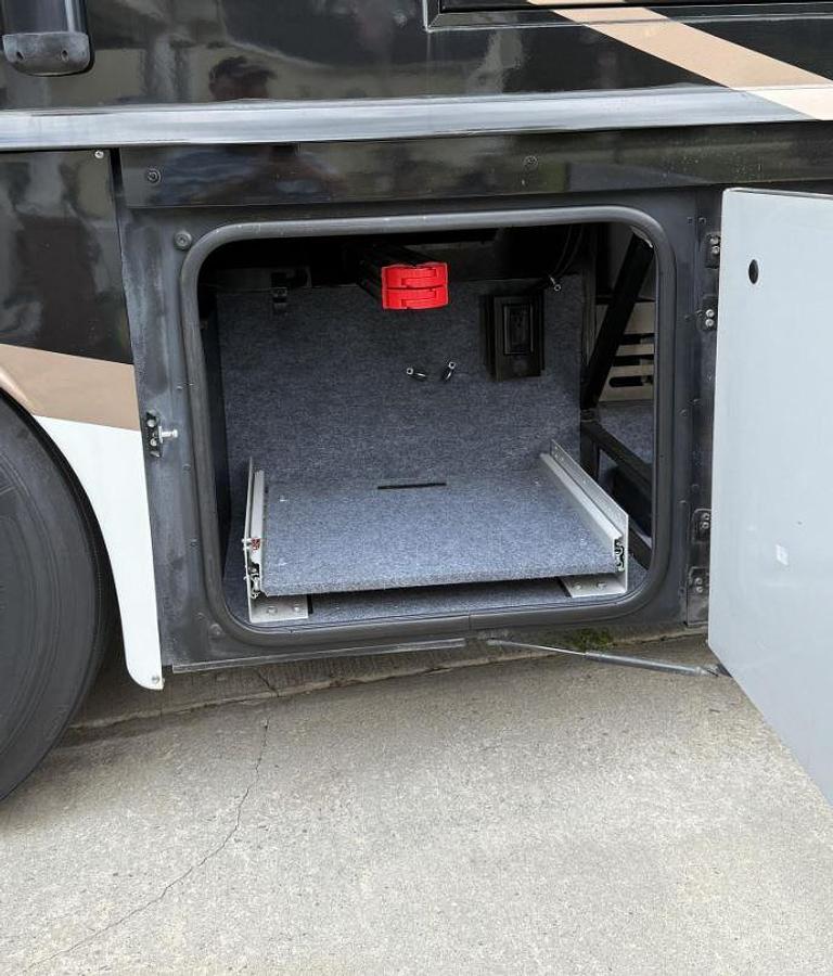 Used 2016 Winnebago Journey 40R