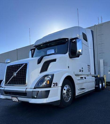 Used 2015 Volvo VNL64T670