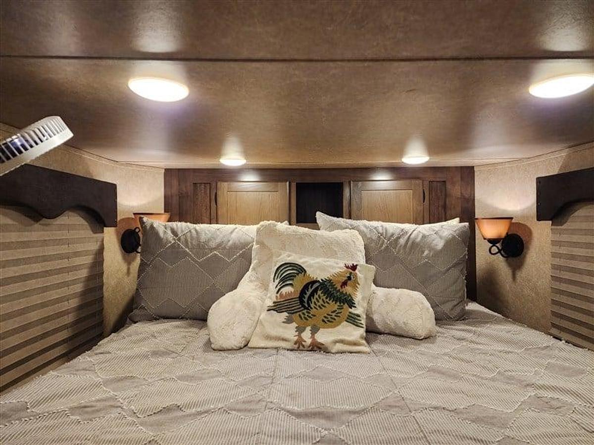 Used 2019 Lakota 7209 2 Horse Trailer with Living Quarters