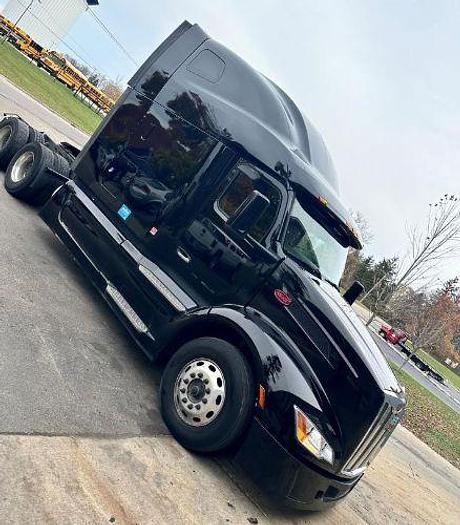 Used 2023 Peterbilt 579
