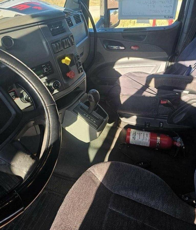 Used 2015 Peterbilt 579