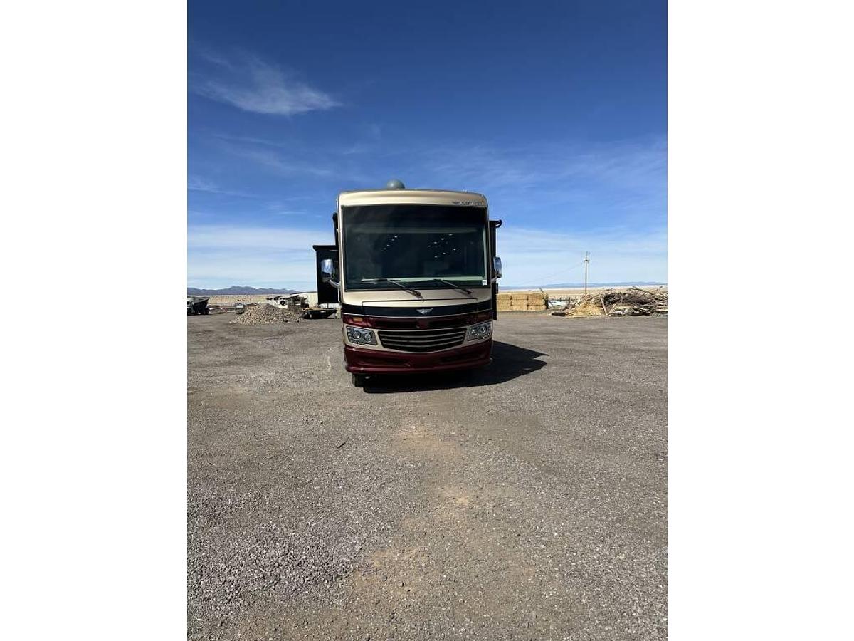 Used 2019 Fleetwood Southwind 34C
