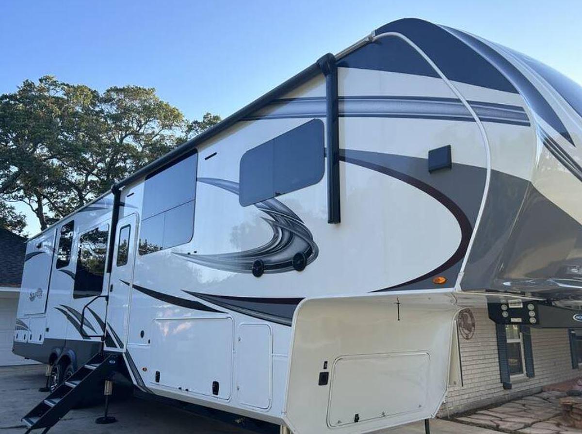 Used 2022 Grand Design Solitude 390RK Fifth Wheel