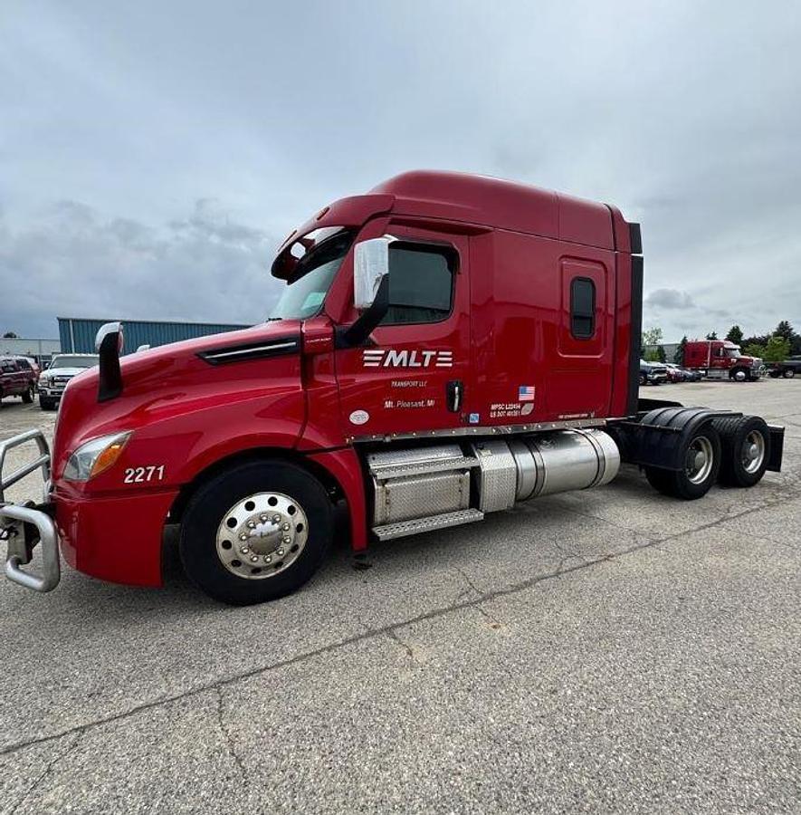 Used 2022 FREIGHTLINER CASCADIA 126