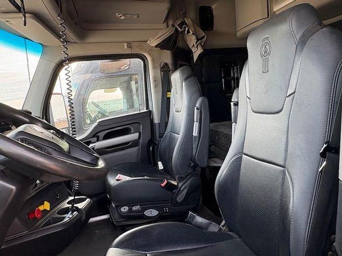 Used 2023 KENWORTH T880
