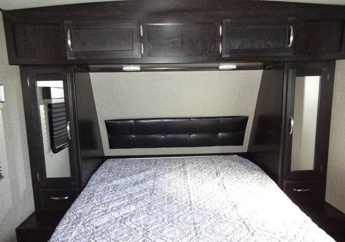 Used 2019 Grand Design Imagine 3170BH Travel Trailer