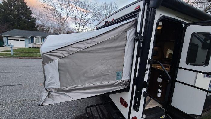 Used 2018 Palomino SolAire Expandable 147X