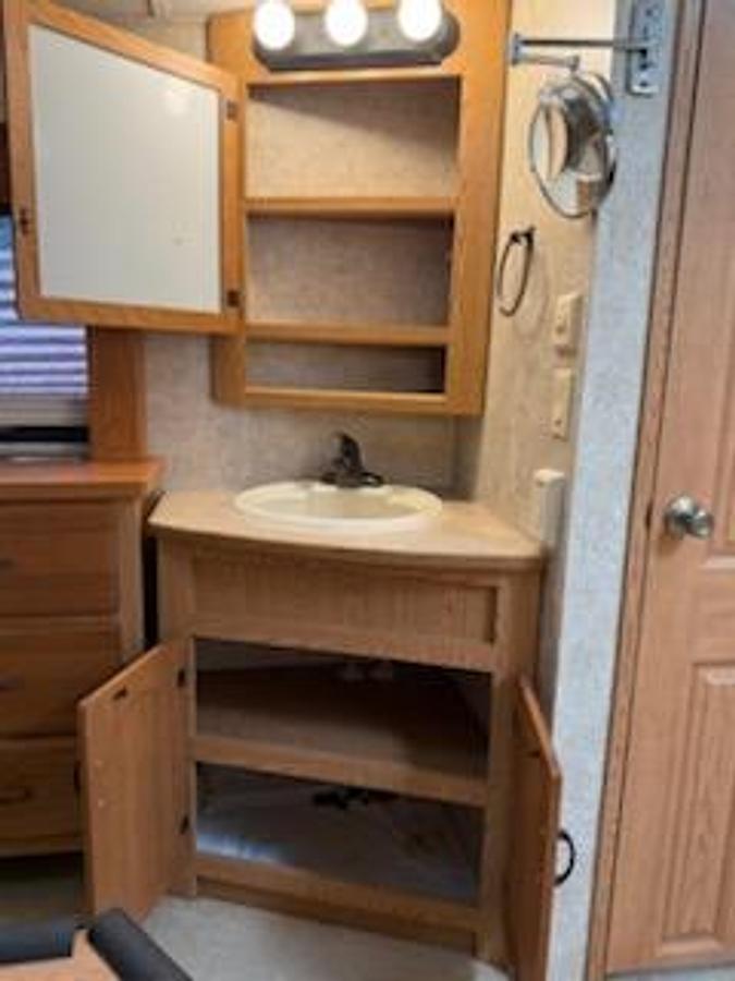 Used 2007 Keystone Montana 3400RL