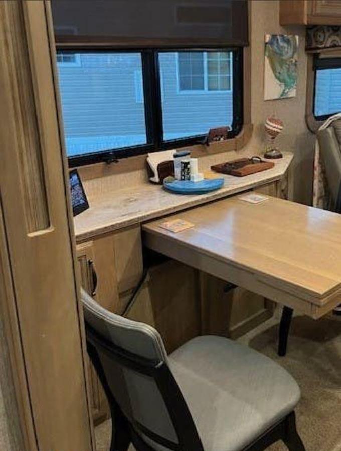 Used 2016 Redwood Redwood 39MB