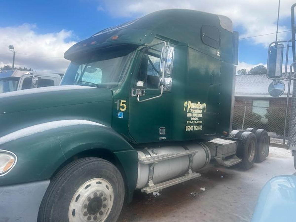 Used 2005 Freightliner Cascadia