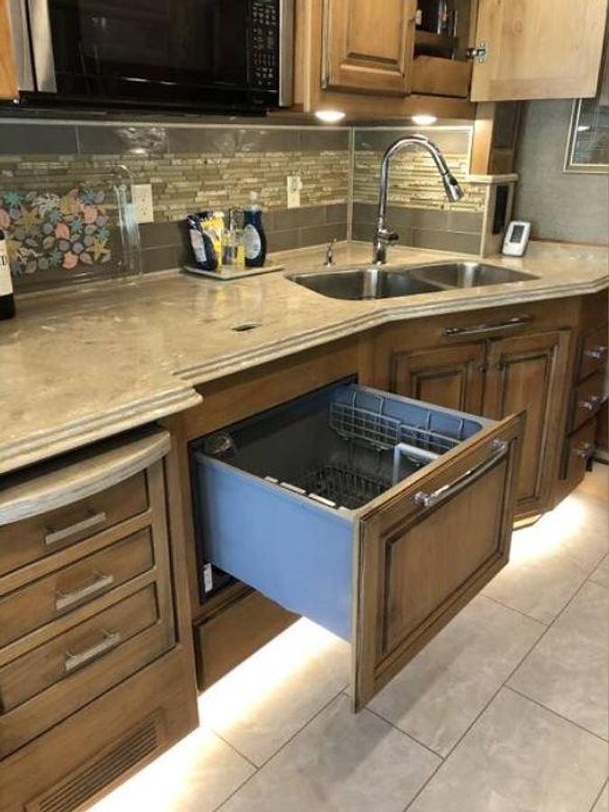 Used 2018 Tiffin Phaeton 40QBH Class A Motorhome