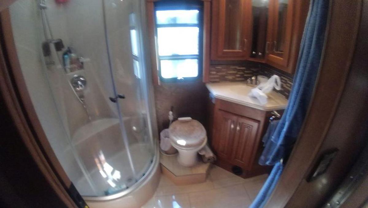 Used 2017 Holiday Rambler Endeavor XE 39G Class A Motorhome