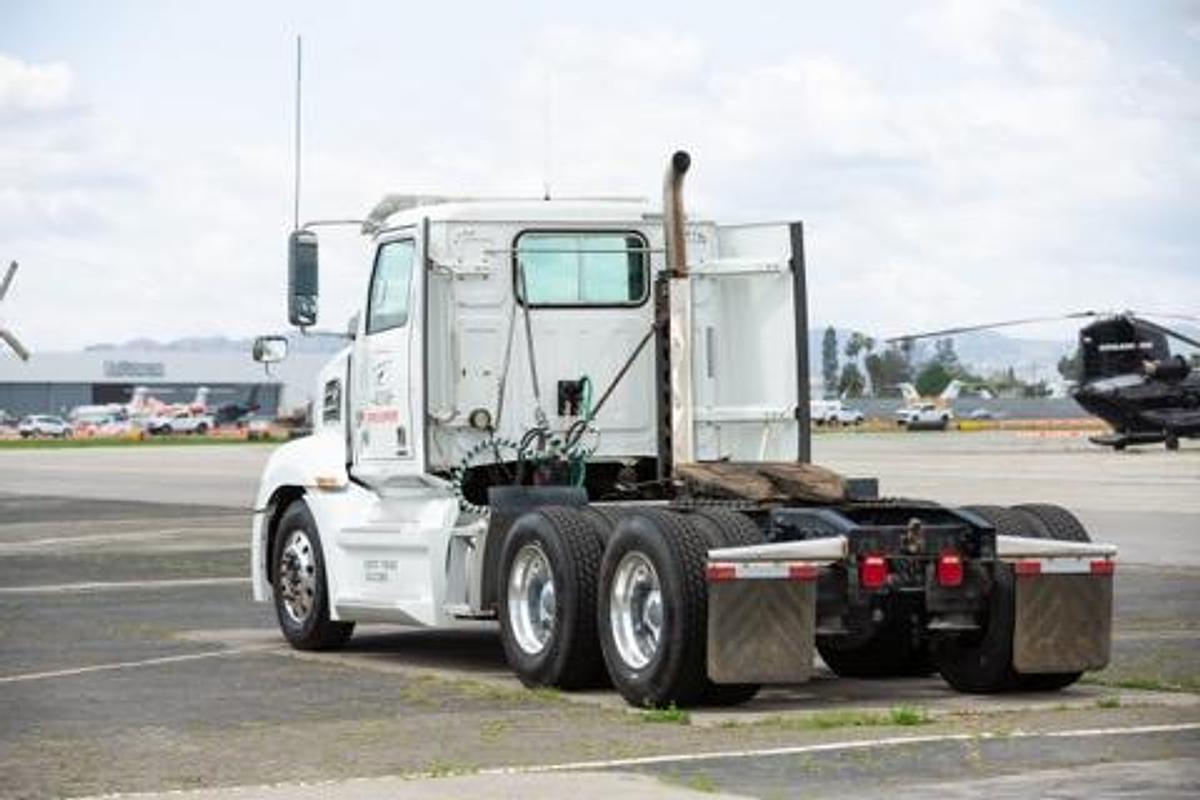 Used 2018 Western Star Sleeper Semi Truck
